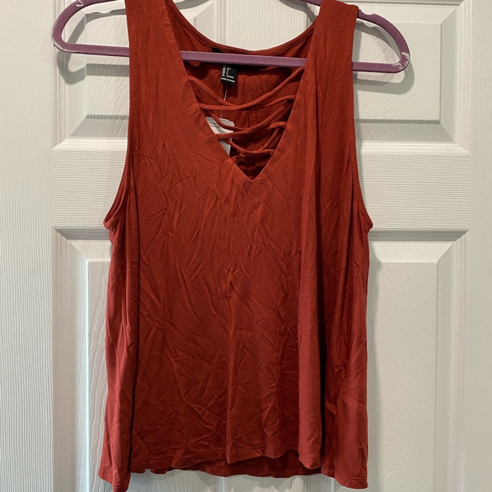 Criss cross chest tank!
